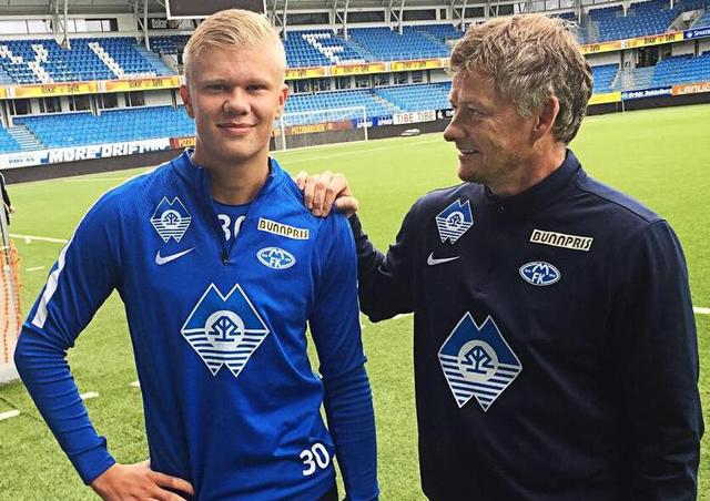 [中超]山东泰山门前混战 塞尔吉尼奥轻松破门