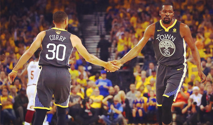 【英超】“红白玫瑰德比”上演！曼联再迎冲四良机