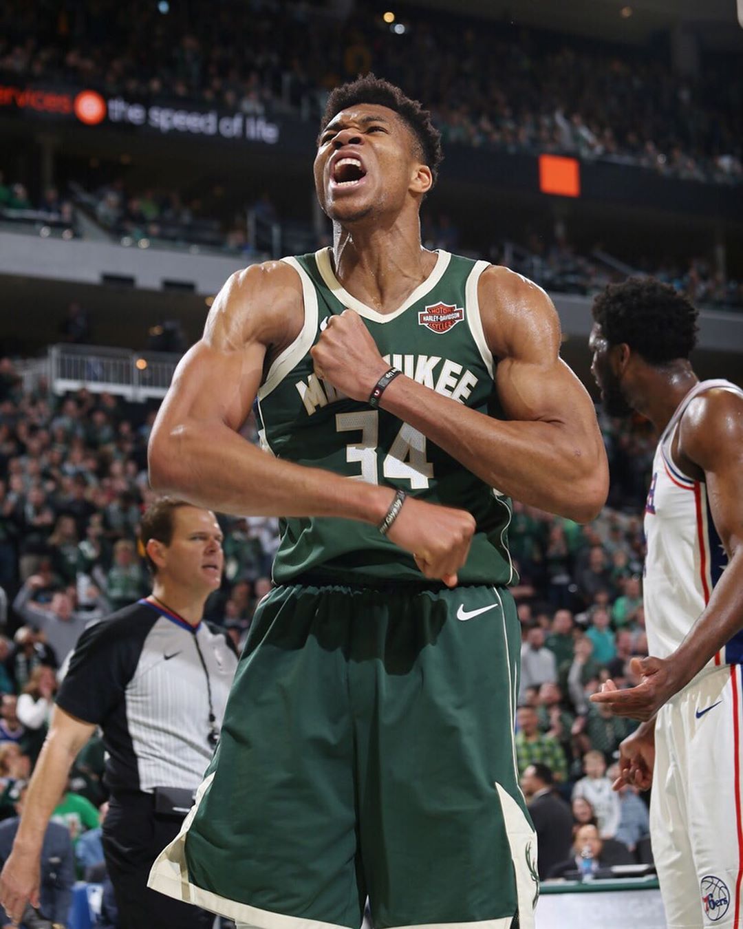 39岁仍然无所畏惧：诺伊尔的拜仁传奇继续