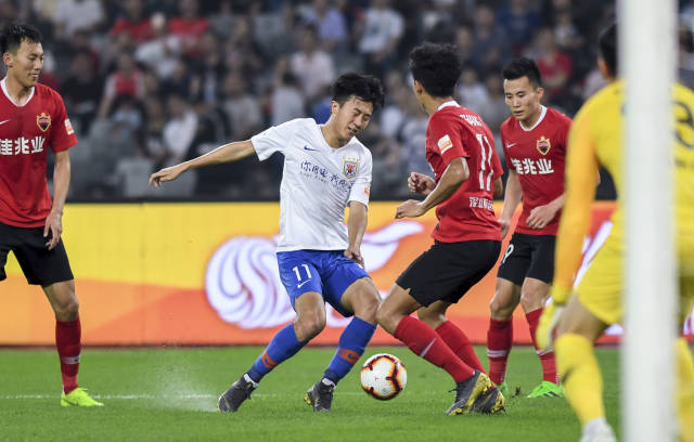 德转列欧洲俱乐部球衣胸前广告年赞助费TOP10：曼城8000万第1