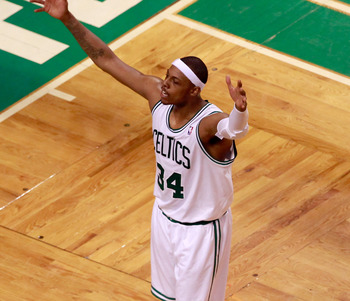 芝加哥小熊队将冠军戒指发放给包括食堂员工在内的所有雇员