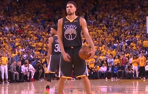 NBA-湖人VS老鹰 詹姆斯单臂爆扣