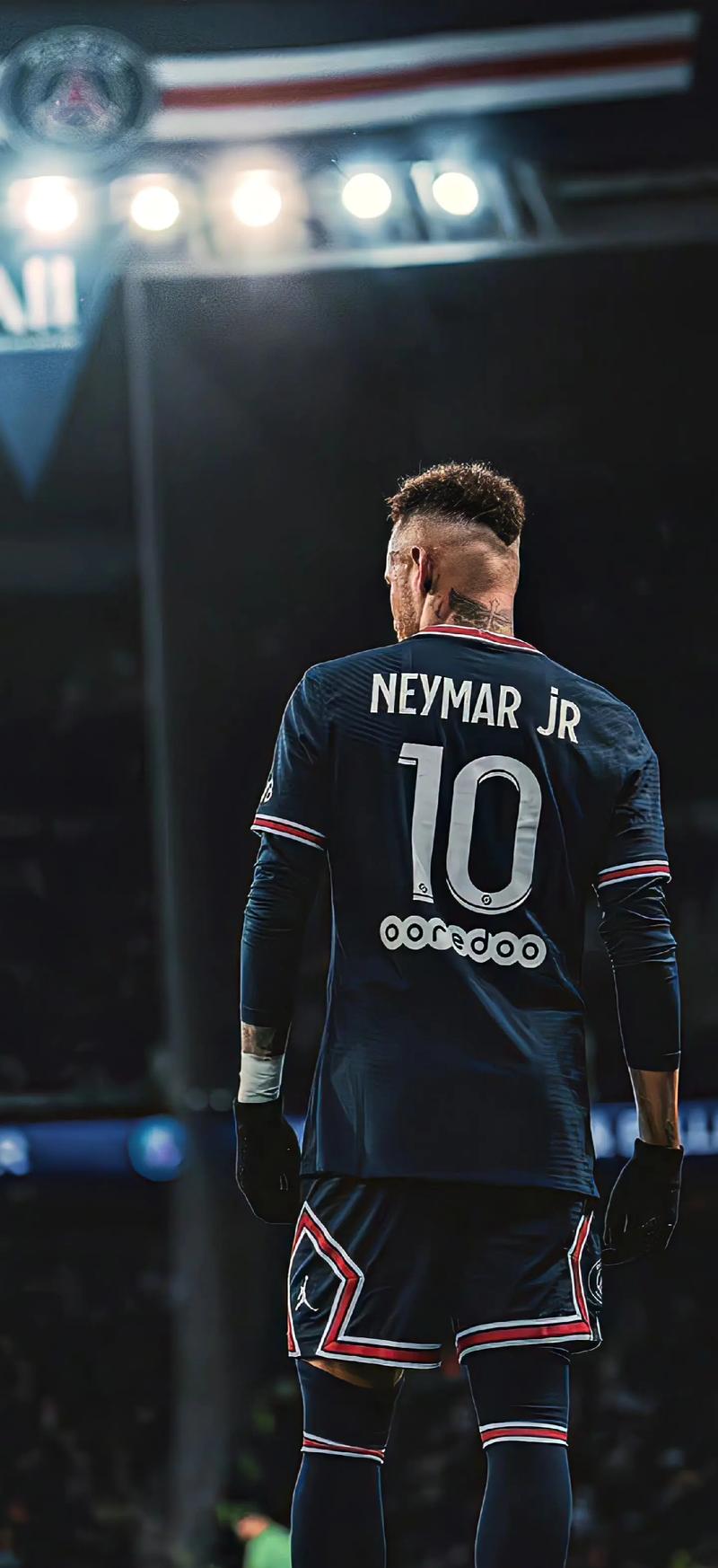 激动！美媒晒出浓眉末节命中致命三分后老詹表情