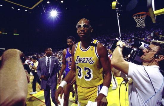 帕雷德斯父亲：我了解一些事情，知道迪巴拉想来博卡